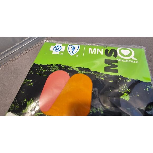 Minnesota Timberwolves - Green BCBS sharecare Boom/Thunder Stick/BamBams SGA - Picture 2 of 3